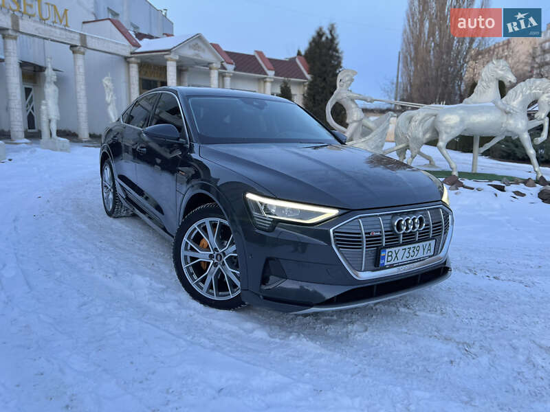 Позашляховик / Кросовер Audi e-tron 2022 в Хмельницькому
