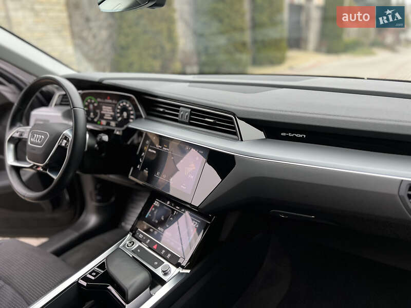Позашляховик / Кросовер Audi e-tron 2022 в Хмельницькому