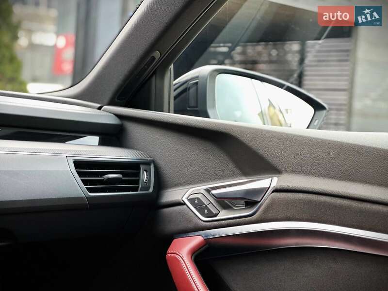 Внедорожник / Кроссовер Audi e-tron 2021 в Киеве