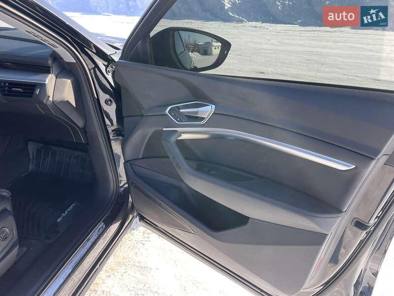 Внедорожник / Кроссовер Audi e-tron 2021 в Ровно