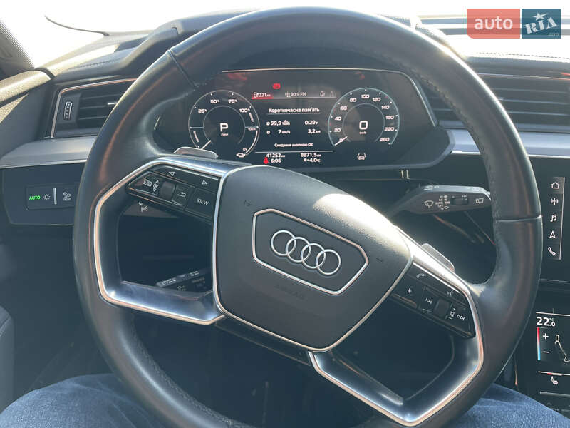 Внедорожник / Кроссовер Audi e-tron 2021 в Ровно