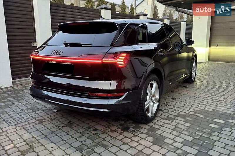 Внедорожник / Кроссовер Audi e-tron 2021 в Киеве фото 22 Внедорожник / Кроссовер Audi e-tron 2021 в Киеве