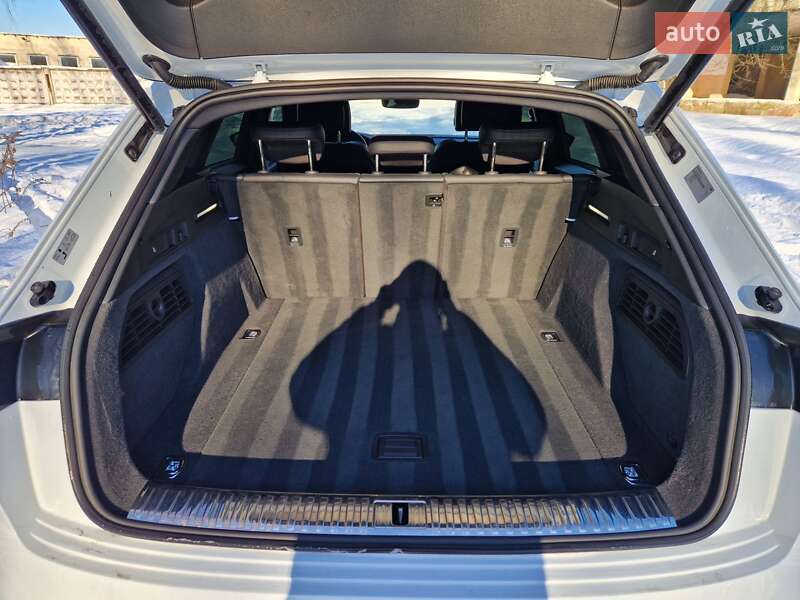 Внедорожник / Кроссовер Audi e-tron 2020 в Новояворовске