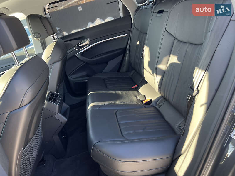 Внедорожник / Кроссовер Audi e-tron 2022 в Луцке