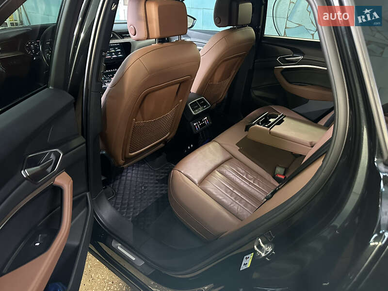 Внедорожник / Кроссовер Audi e-tron 2022 в Сарнах фото 20 Внедорожник / Кроссовер Audi e-tron 2022 в Сарнах