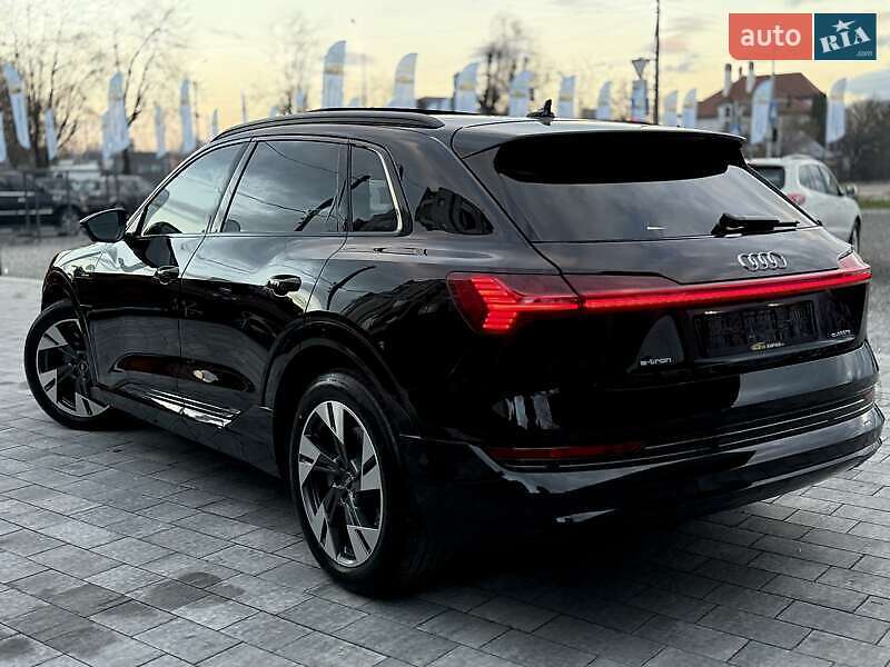 Позашляховик / Кросовер Audi e-tron 2021 в Львові