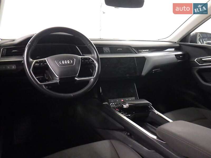 Внедорожник / Кроссовер Audi e-tron 2020 в Киеве фото 5 Внедорожник / Кроссовер Audi e-tron 2020 в Киеве