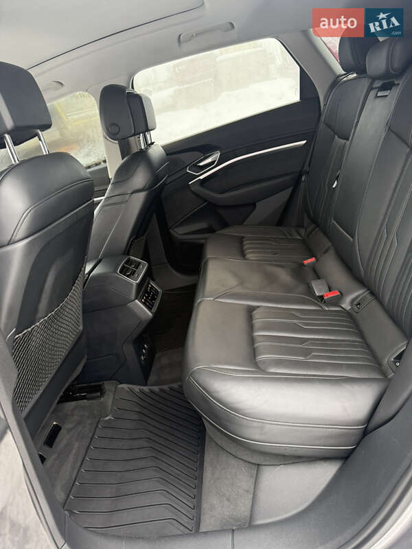 Позашляховик / Кросовер Audi e-tron 2019 в Рівному фото 10 Позашляховик / Кросовер Audi e-tron 2019 в Рівному