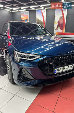 Позашляховик / Кросовер Audi e-tron 2021 в Києві