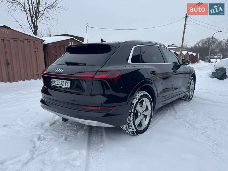 Внедорожник / Кроссовер Audi e-tron 2019 в Ровно