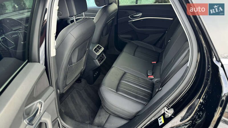 Позашляховик / Кросовер Audi e-tron 2019 в Умані фото 49 Позашляховик / Кросовер Audi e-tron 2019 в Умані