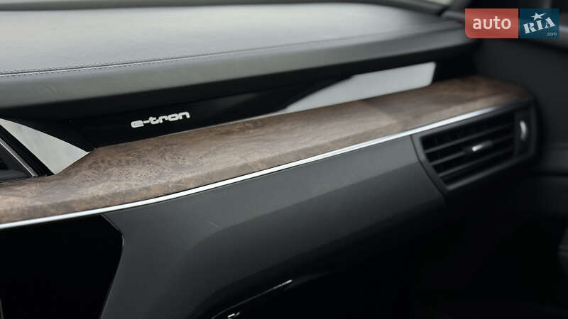 Позашляховик / Кросовер Audi e-tron 2019 в Умані фото 54 Позашляховик / Кросовер Audi e-tron 2019 в Умані