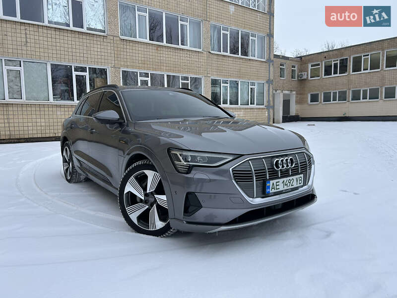 Внедорожник / Кроссовер Audi e-tron 2019 в Кривом Роге фото 3 Внедорожник / Кроссовер Audi e-tron 2019 в Кривом Роге