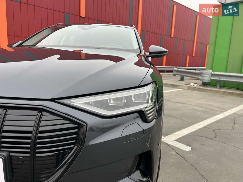 Внедорожник / Кроссовер Audi e-tron 2022 в Киеве фото 5 Внедорожник / Кроссовер Audi e-tron 2022 в Киеве