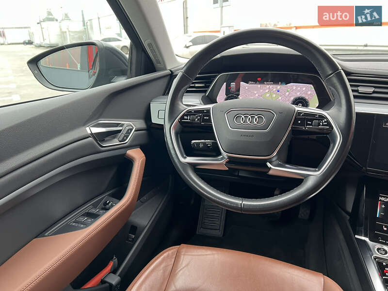 Внедорожник / Кроссовер Audi e-tron 2022 в Киеве фото 33 Внедорожник / Кроссовер Audi e-tron 2022 в Киеве