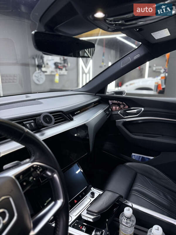 Внедорожник / Кроссовер Audi e-tron 2019 в Ужгороде фото 26 Внедорожник / Кроссовер Audi e-tron 2019 в Ужгороде