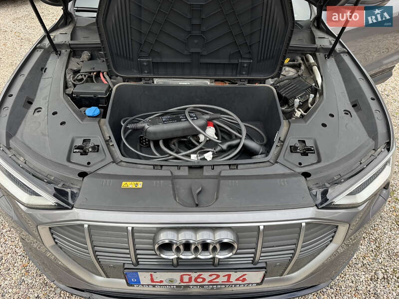 Позашляховик / Кросовер Audi e-tron 2021 в Львові