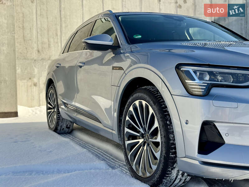 Внедорожник / Кроссовер Audi e-tron 2021 в Киеве