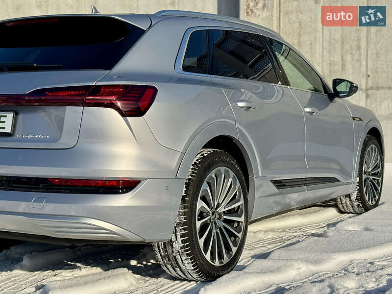 Внедорожник / Кроссовер Audi e-tron 2021 в Киеве