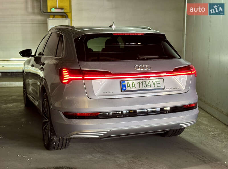 Внедорожник / Кроссовер Audi e-tron 2021 в Киеве