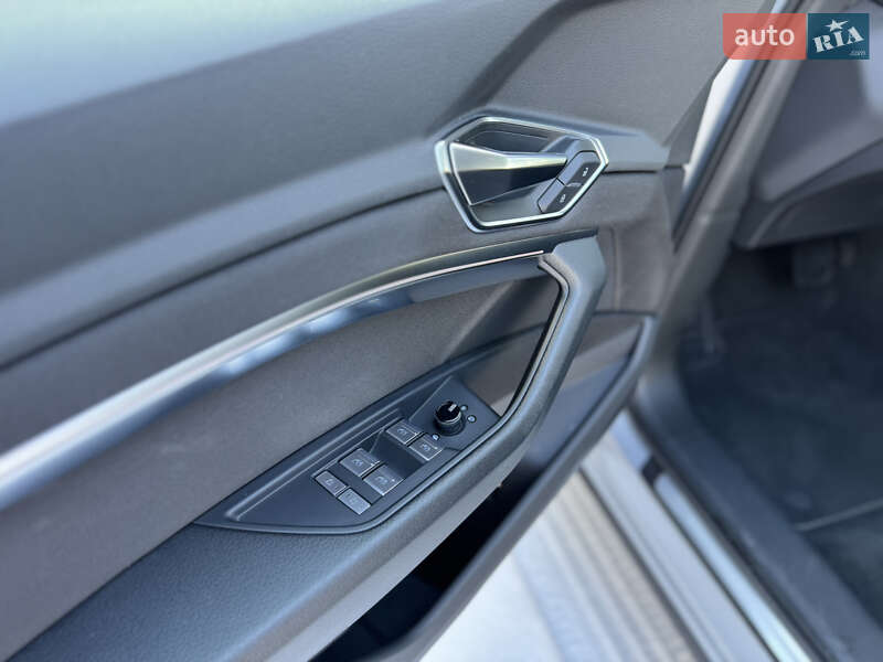 Внедорожник / Кроссовер Audi e-tron 2021 в Киеве