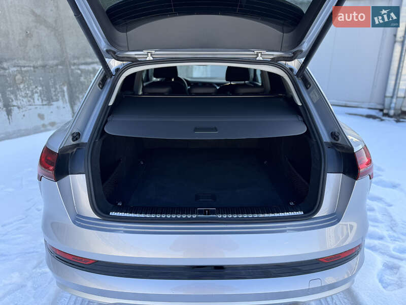 Внедорожник / Кроссовер Audi e-tron 2021 в Киеве