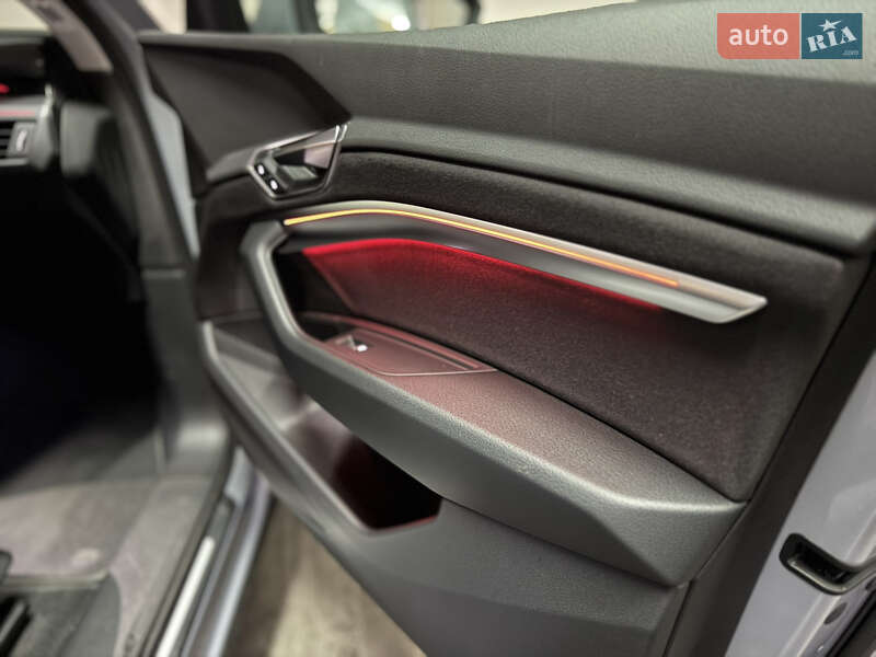 Внедорожник / Кроссовер Audi e-tron 2021 в Киеве