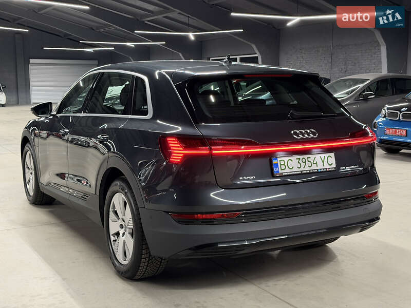 Позашляховик / Кросовер Audi e-tron 2020 в Володимирі