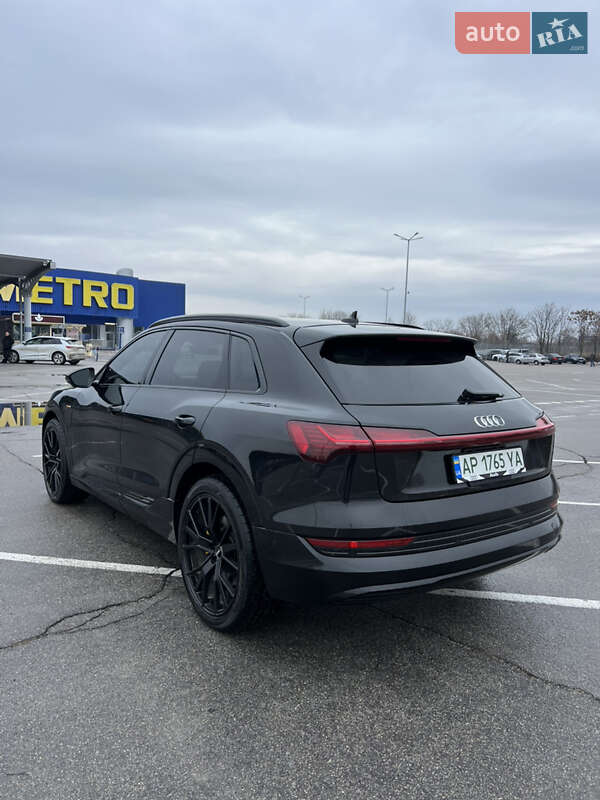 Внедорожник / Кроссовер Audi e-tron 2019 в Днепре фото 7 Внедорожник / Кроссовер Audi e-tron 2019 в Днепре