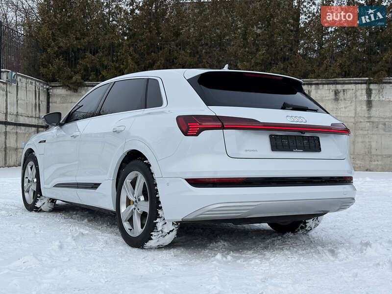 Внедорожник / Кроссовер Audi e-tron 2021 в Ровно