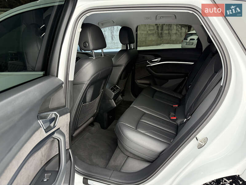 Внедорожник / Кроссовер Audi e-tron 2021 в Ровно