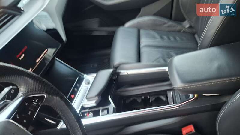 Позашляховик / Кросовер Audi e-tron 2021 в Дніпрі