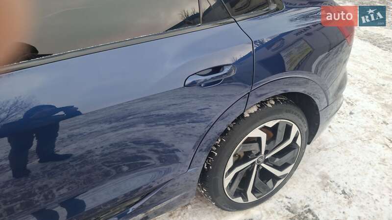 Позашляховик / Кросовер Audi e-tron 2021 в Дніпрі