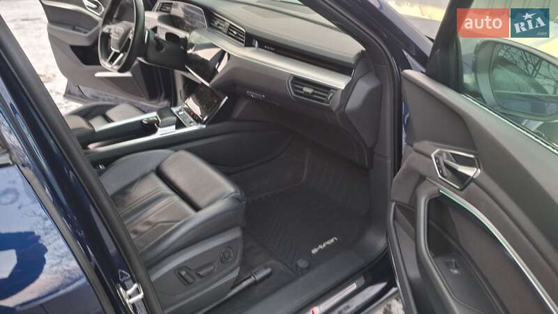 Позашляховик / Кросовер Audi e-tron 2021 в Дніпрі