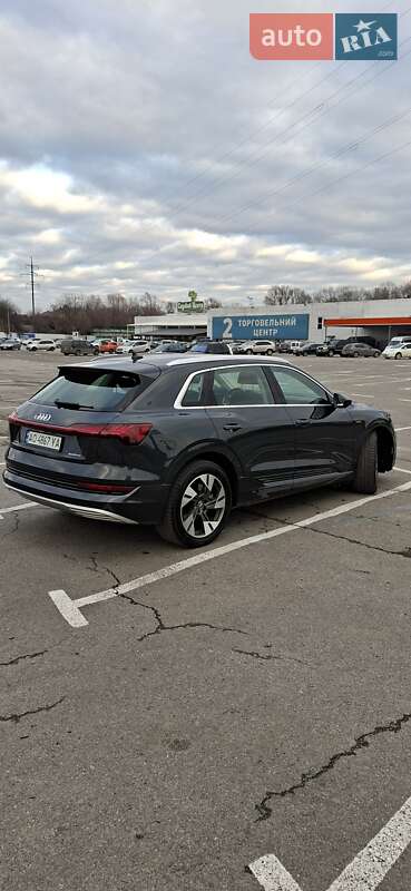 Позашляховик / Кросовер Audi e-tron 2020 в Ужгороді