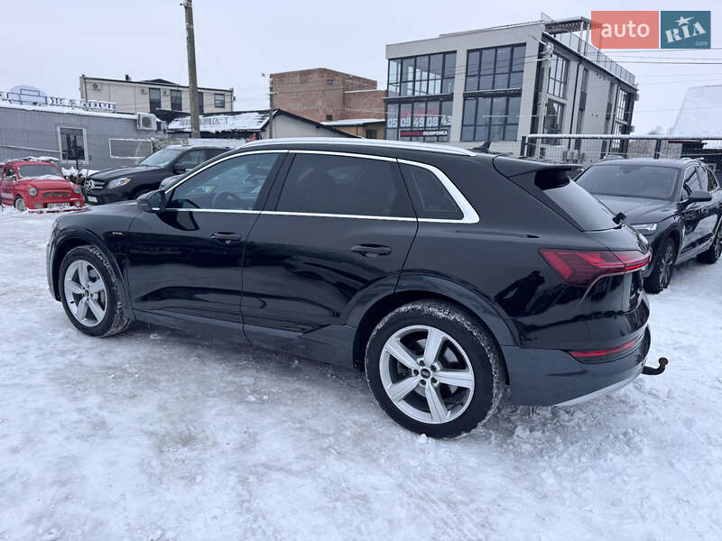 Внедорожник / Кроссовер Audi e-tron 2020 в Ивано-Франковске