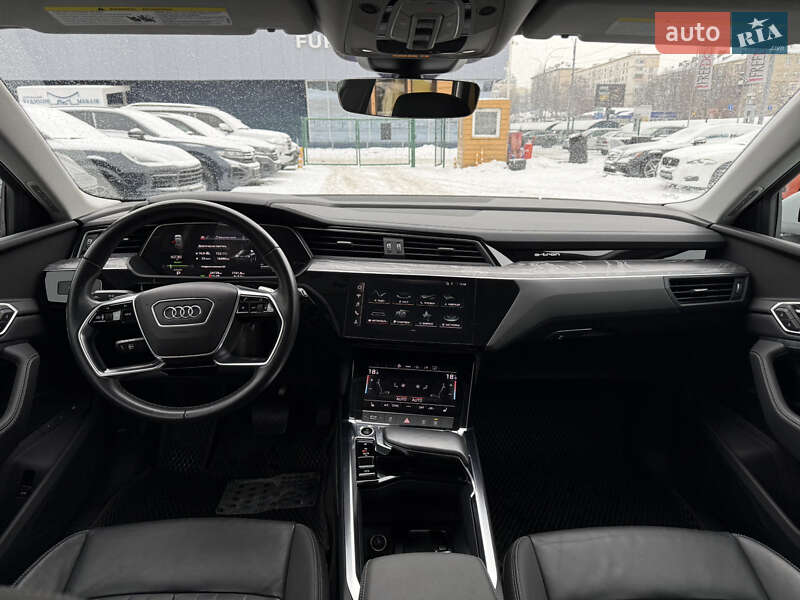 Внедорожник / Кроссовер Audi e-tron 2021 в Киеве