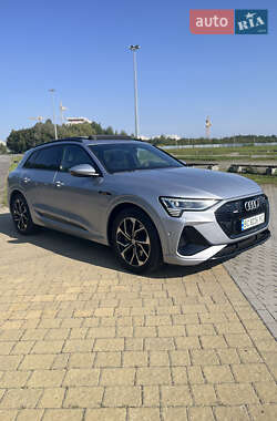Позашляховик / Кросовер Audi e-tron 2022 в Львові