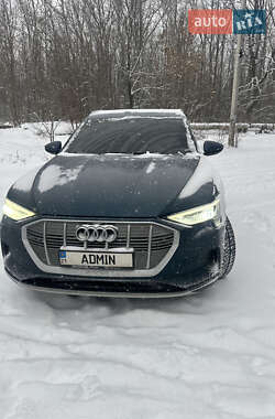 Внедорожник / Кроссовер Audi e-tron 2019 в Харькове