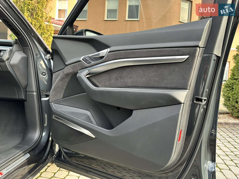 Внедорожник / Кроссовер Audi e-tron 2019 в Мукачево