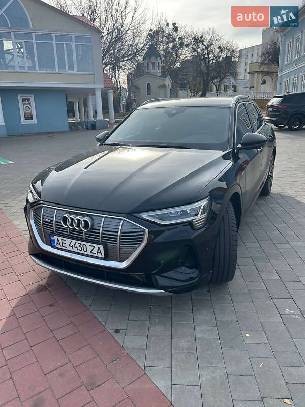 Внедорожник / Кроссовер Audi e-tron 2020 в Киеве