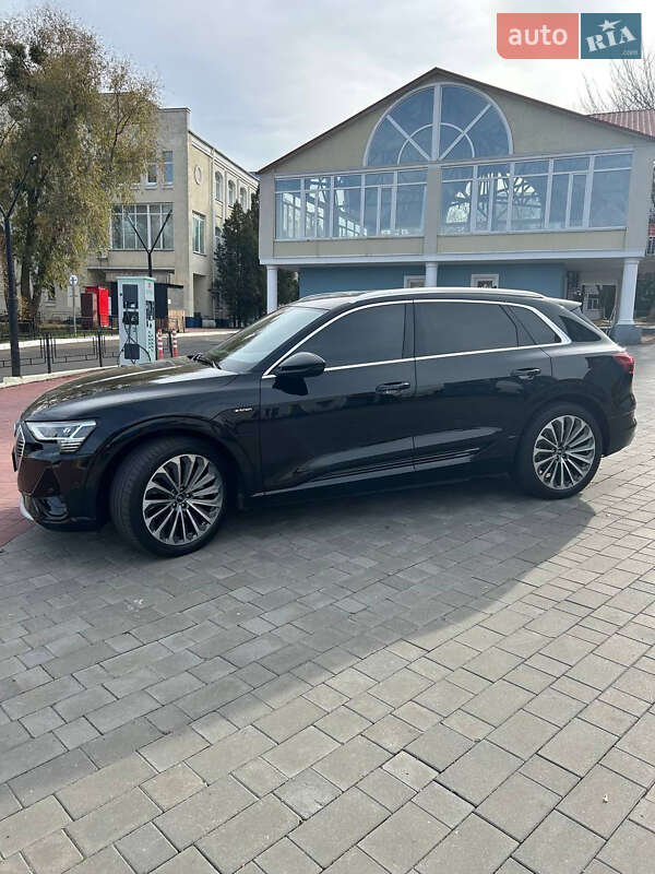 Внедорожник / Кроссовер Audi e-tron 2020 в Киеве