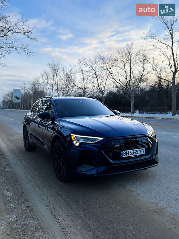 Позашляховик / Кросовер Audi e-tron 2022 в Одесі