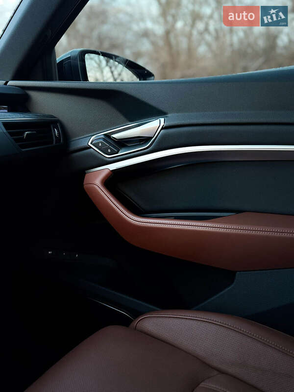 Позашляховик / Кросовер Audi e-tron 2022 в Одесі