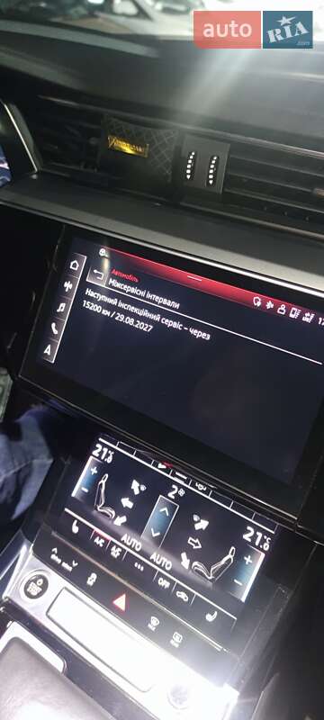 Внедорожник / Кроссовер Audi e-tron 2022 в Сваляве