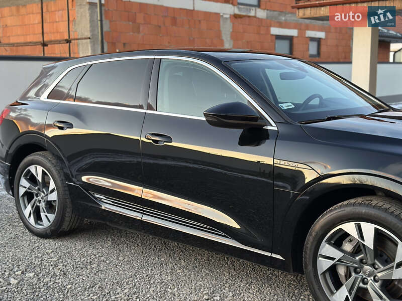 Позашляховик / Кросовер Audi e-tron 2020 в Ужгороді