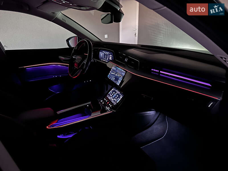 Позашляховик / Кросовер Audi e-tron 2020 в Ужгороді