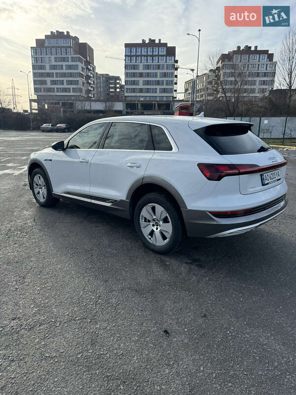 Внедорожник / Кроссовер Audi e-tron 2022 в Ужгороде