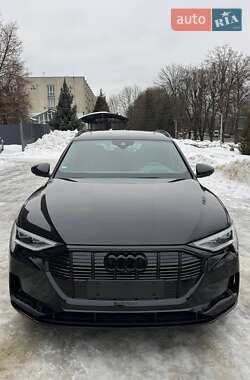 Внедорожник / Кроссовер Audi e-tron 2022 в Киеве