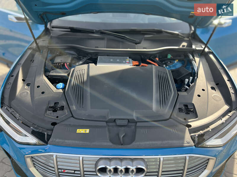 Внедорожник / Кроссовер Audi e-tron 2020 в Львове